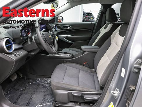 Used 2024 Chevrolet Trax LS FWD image 13