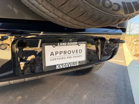 Used 2023 Land Rover Defender 110 X-Dynamic SE image 13