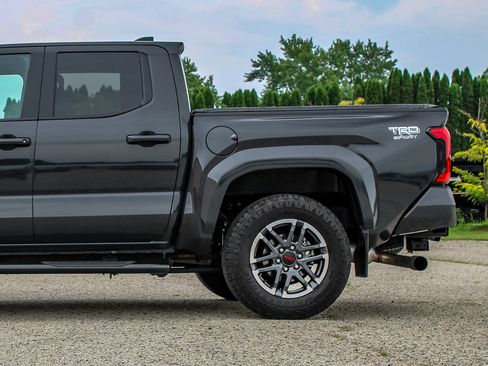 Used 2024 Toyota Tacoma TRD Sport w/ TRD Sport Premium Package AWD/4WD image 24