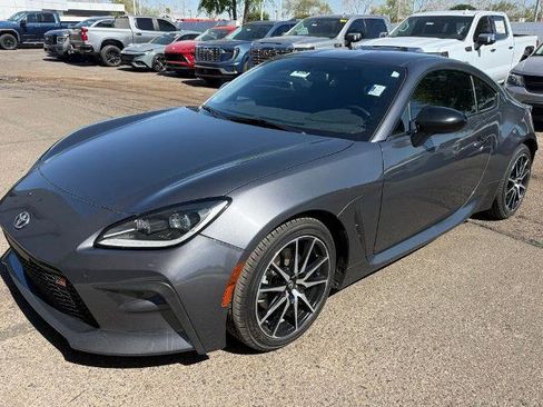 Used 2022 Toyota GR86 RWD image 11
