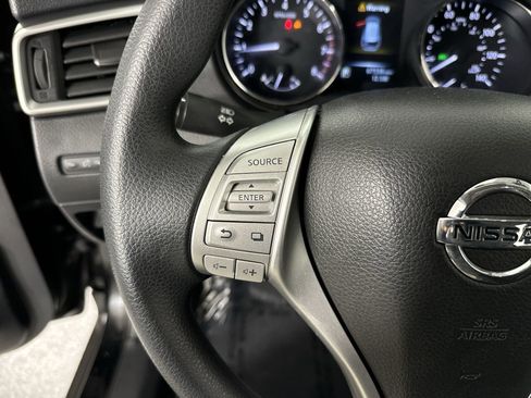 Used 2016 Nissan Rogue S image 12