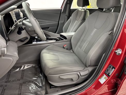 Used 2023 Hyundai Elantra SEL image 17