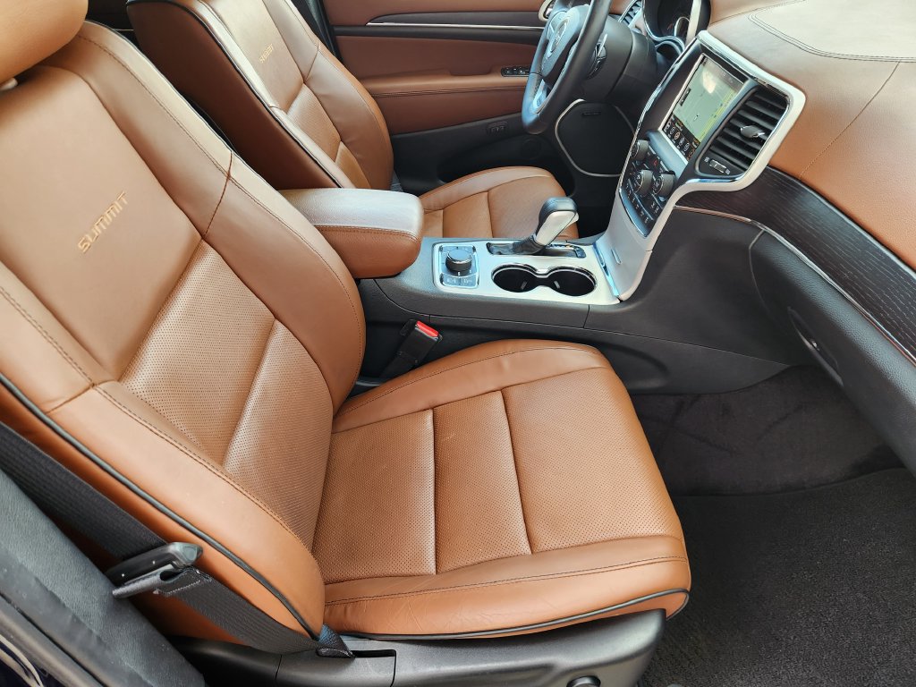 Used 2018 Jeep Grand Cherokee Summit w/ Skid Plate Group AWD/4WD image 14