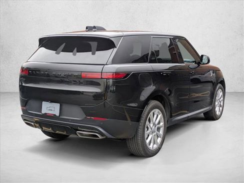 Used 2025 Land Rover Range Rover Sport SE image 5