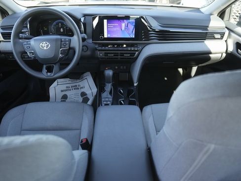 Used 2025 Toyota Camry LE image 20