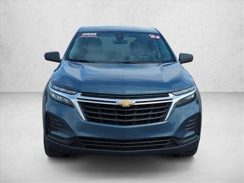 Used 2024 Chevrolet Equinox LS FWD image 2