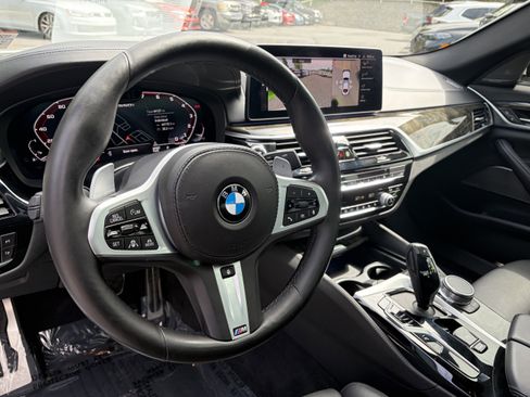 Used 2021 BMW M550i xDrive AWD/4WD image 10