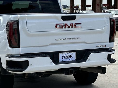 Used 2025 GMC Sierra 2500 AT4 AWD/4WD image 6