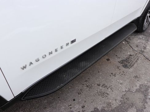 Used 2024 Jeep Wagoneer L Series II w/ Flexible Seating Group image 75