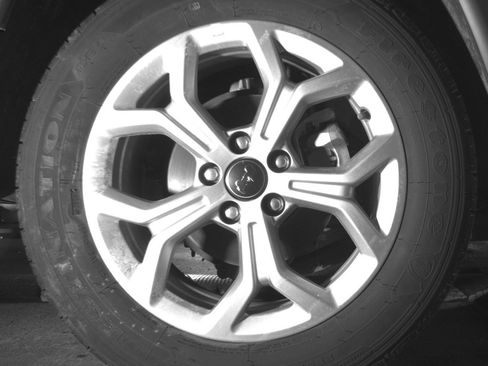 Used 2025 Jeep Compass Latitude image 15