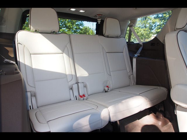 Used 2021 GMC Yukon Denali w/ Denali Ultimate Package AWD/4WD image 17