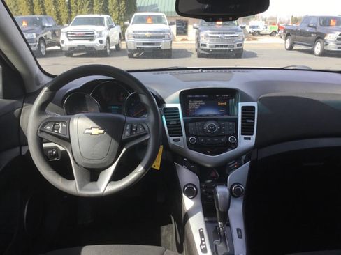 Used 2016 Chevrolet Cruze LT w/ Sun, Sound and Sport Package image 10