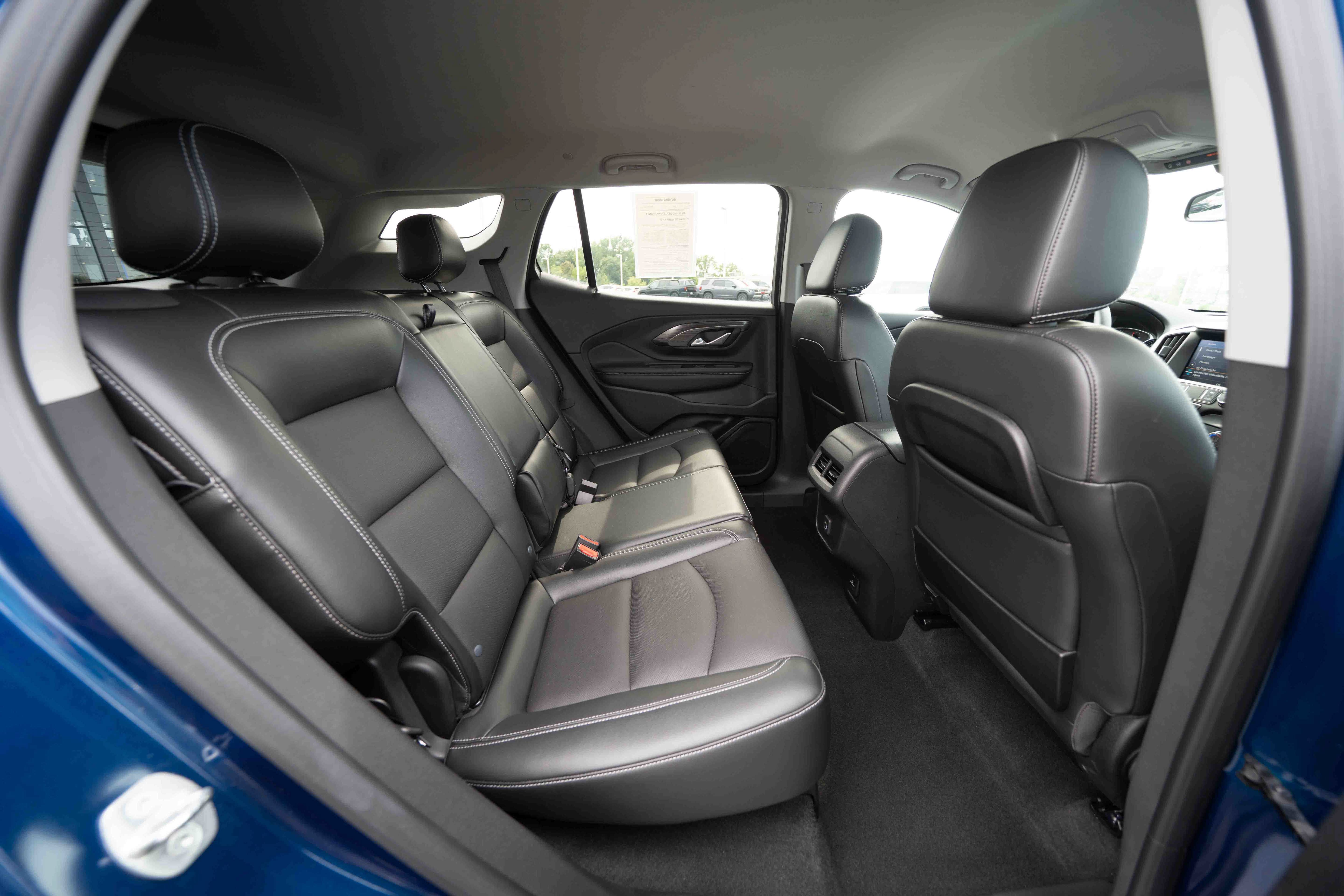 Used 2023 GMC Terrain SLT AWD/4WD image 25