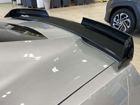 Used 2015 Chevrolet Corvette Z06 w/ 3LZ Preferred Equipment Group image 13