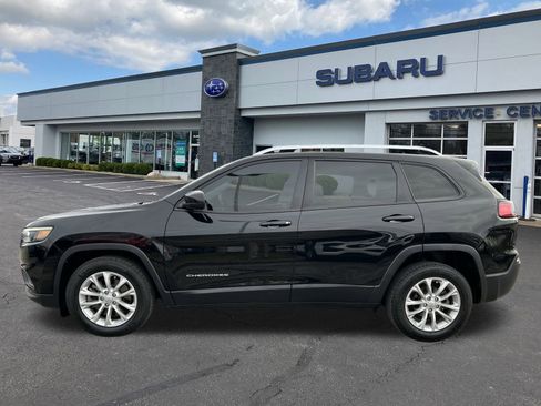 Used 2020 Jeep Cherokee Latitude w/ Cold Weather Group image 4