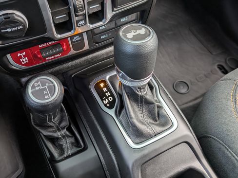 Used 2024 Jeep Wrangler Willys image 29