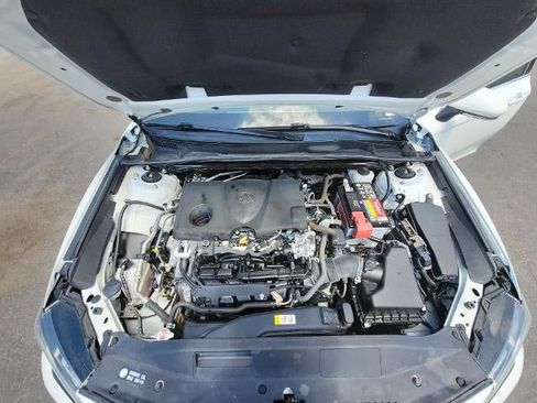 Used 2022 Toyota Camry XSE FWD image 31