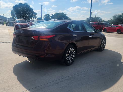 Used 2024 Nissan Altima 2.5 SV FWD image 5