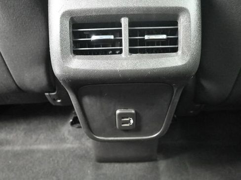 Used 2024 Chevrolet Equinox LS AWD/4WD image 27