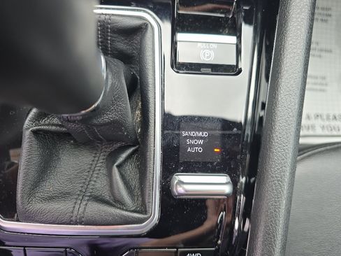 Used 2025 Jeep Compass Limited AWD/4WD image 29