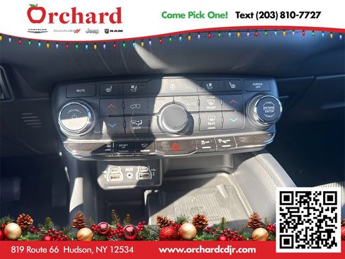 Used 2024 Dodge Durango R/T w/ Blacktop Package image 16