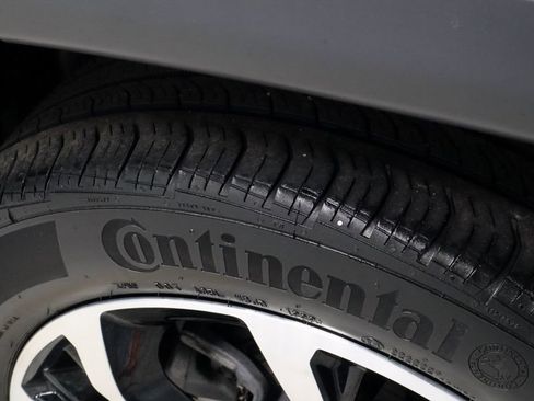 Used 2022 Jeep Compass Limited image 19