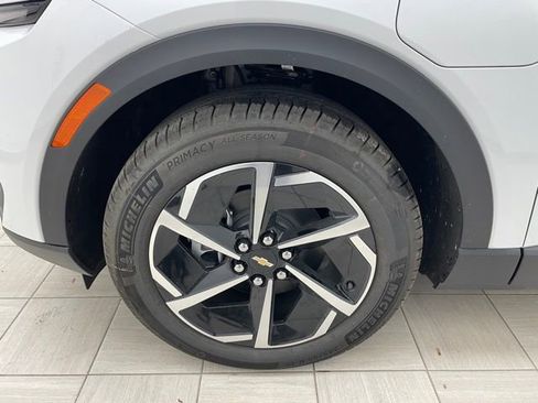 New 2026 Chevrolet Equinox EV LT image 7