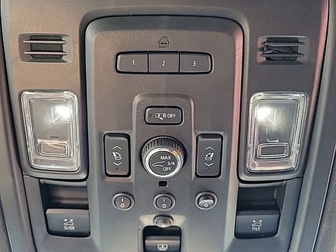 Used 2022 Chevrolet Suburban Z71 w/ Z71 Off-Road Package image 33