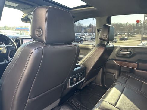 Used 2019 Chevrolet Silverado 1500 High Country w/ Technology Package image 21