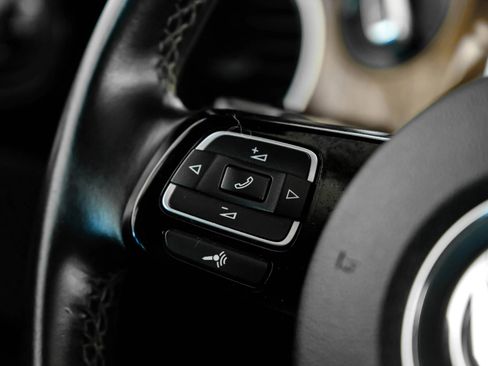 Used 2013 Volkswagen Beetle 2.0T image 11