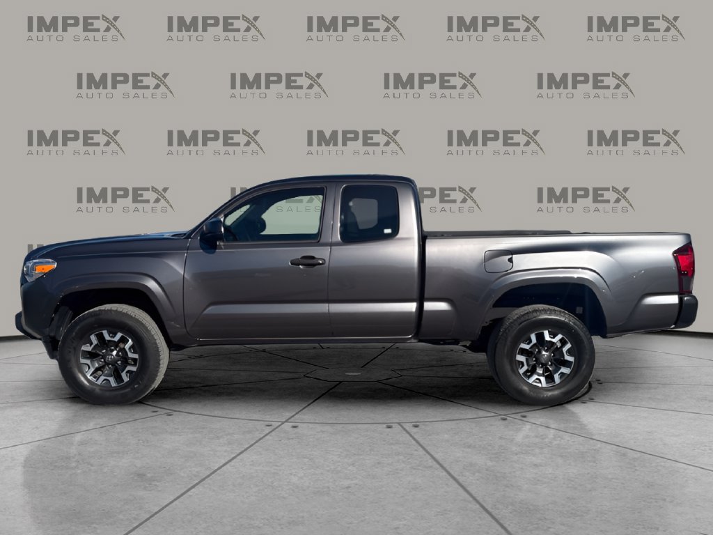Used 2022 Toyota Tacoma SR RWD image 2