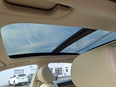 Used 2018 Kia Cadenza Premium w/ Luxury Package image 14