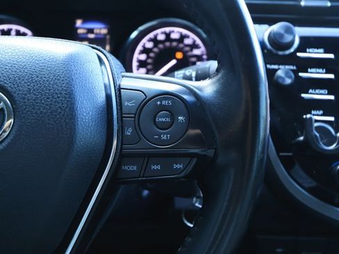 Used 2019 Toyota Camry SE image 14