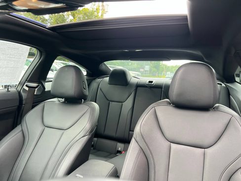 Used 2021 BMW 430i Coupe w/ M Sport Package RWD image 30