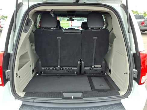 Used 2019 Dodge Grand Caravan SXT FWD image 20
