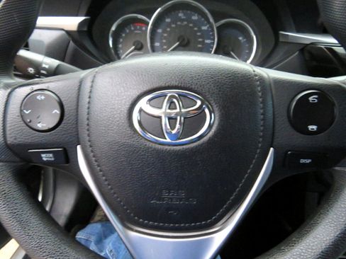 Used 2015 Toyota Corolla L image 11