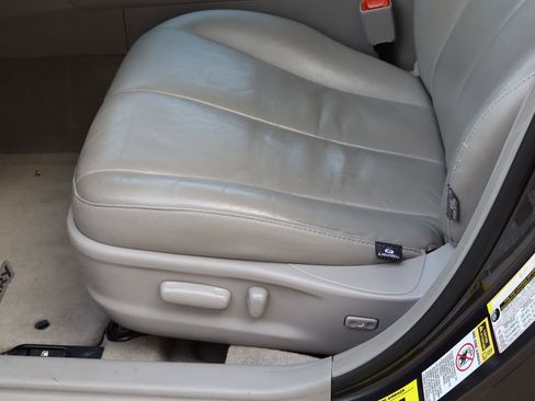 Used 2009 Toyota Camry LE FWD image 13