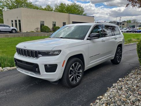 Used 2021 Jeep Grand Cherokee L Overland w/ Luxury Tech Group IV AWD/4WD image 3