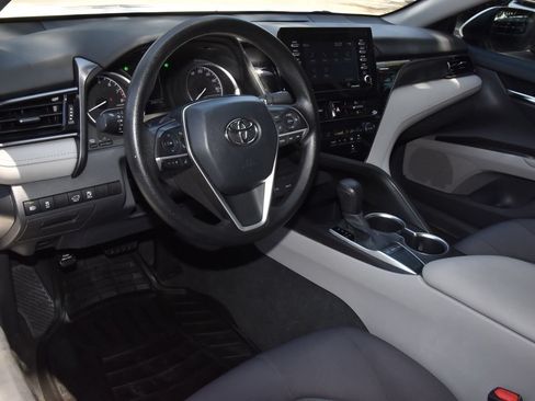 Used 2022 Toyota Camry LE FWD image 31