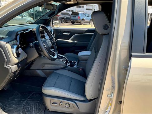 Used 2024 Chevrolet Colorado ZR2 w/ Technology Package image 7