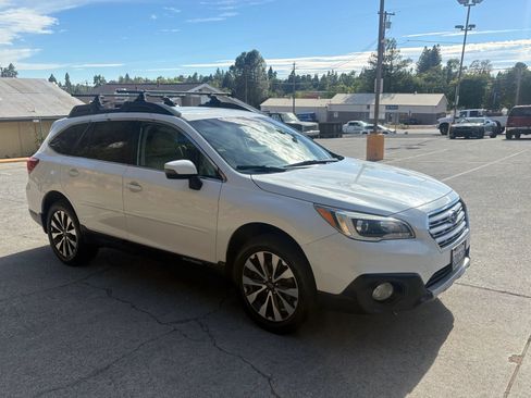 Used 2015 Subaru Outback 2.5i Limited w/ Protection Package #1 AWD/4WD image 9