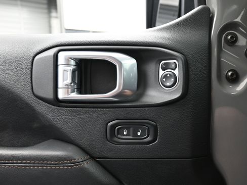 Used 2021 Jeep Wrangler Unlimited Rubicon w/ Dual Top Group image 24