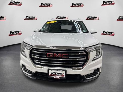 Used 2022 GMC Terrain SLT image 2