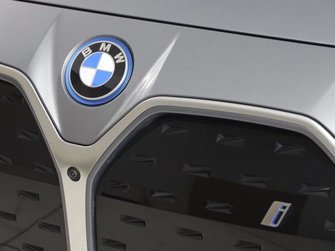 Used 2023 BMW i4 eDrive35 w/ Premium Package RWD image 17