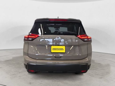 Used 2025 Nissan Rogue SV AWD/4WD image 6