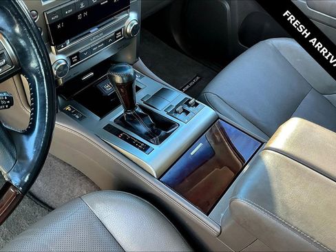 Used 2018 Lexus GX 460 image 17