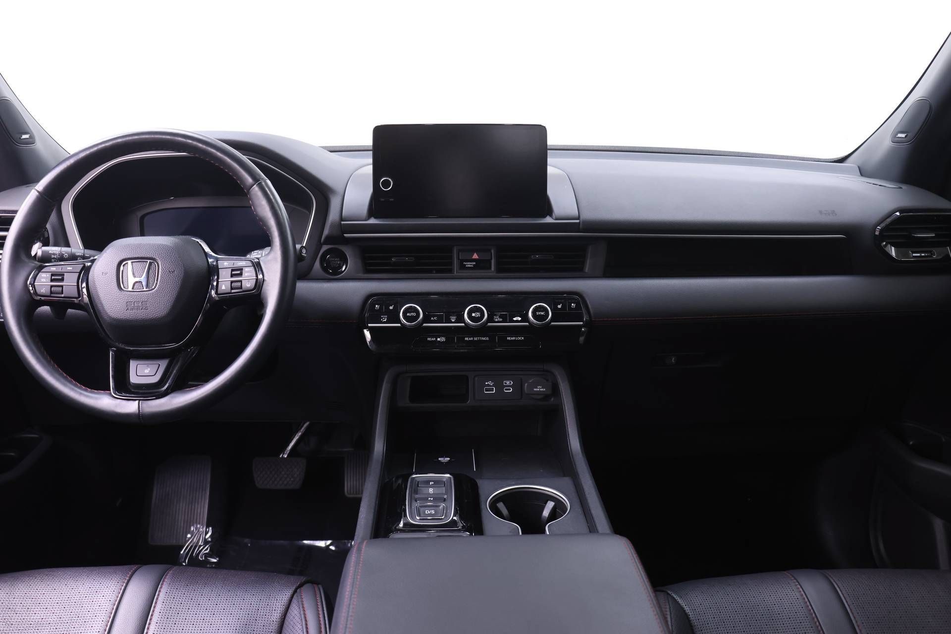 Certified 2025 Honda Pilot Black Edition image 5