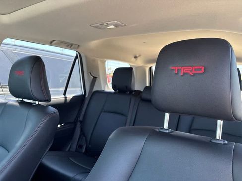 Used 2024 Toyota 4Runner TRD Off-Road Premium w/ Off Road Premium Plus Package AWD/4WD image 8