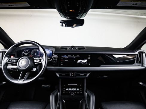 Certified 2024 Porsche Cayenne Coupe AWD/4WD image 25