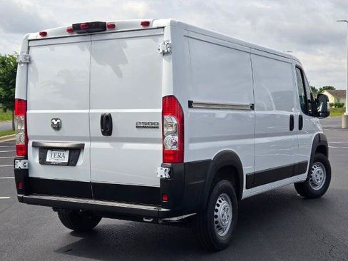 Used 2025 RAM ProMaster 2500 w/ Convenience Group FWD image 9